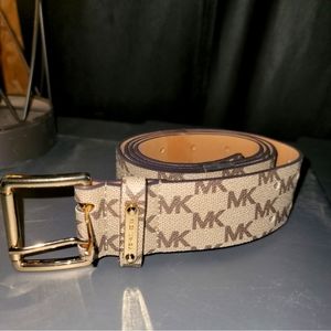 NWOT💜Michael Kors XL belt monogram gold hardware